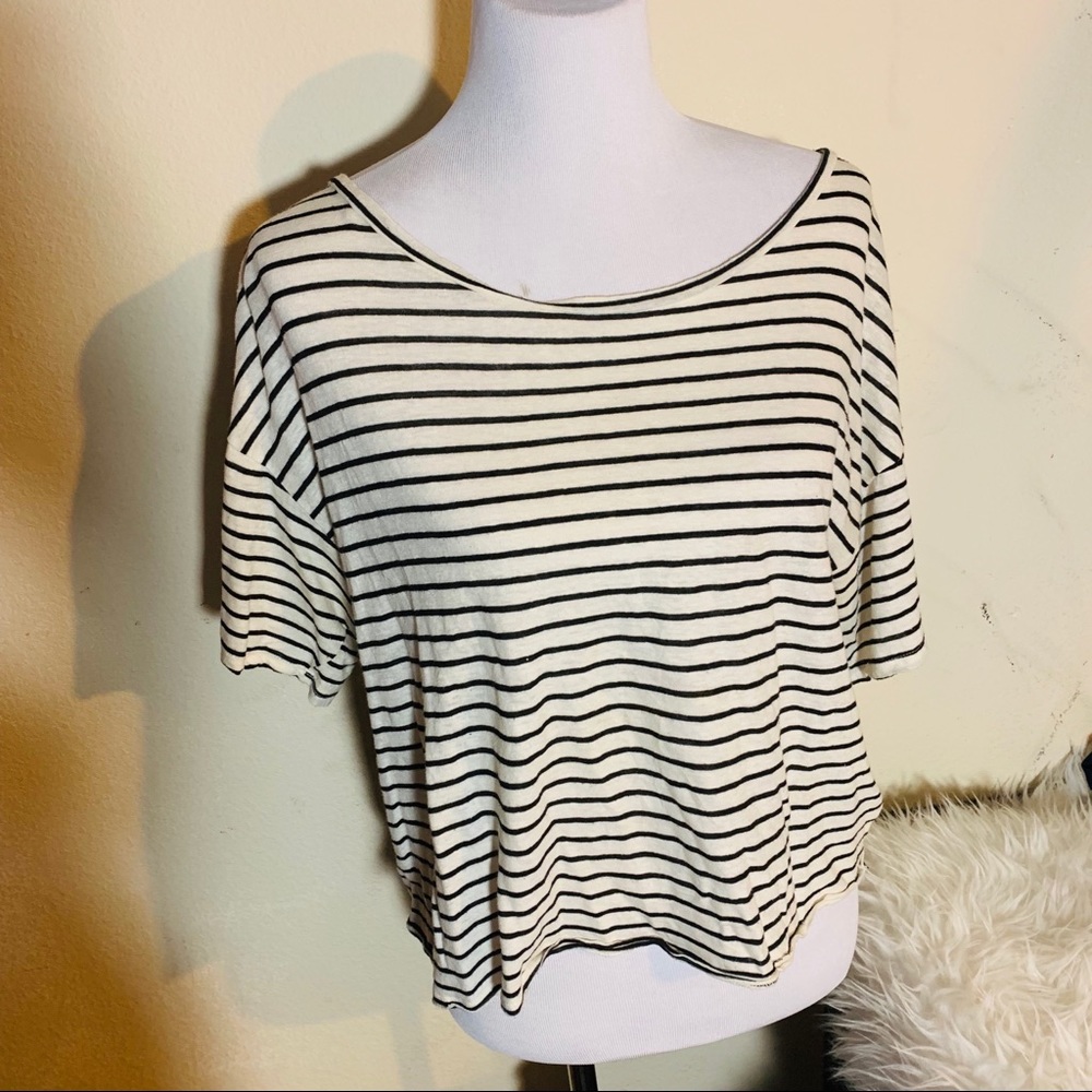 Amuse Society Striped T - Shirt open back